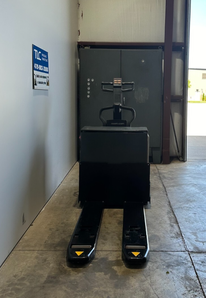 7572373