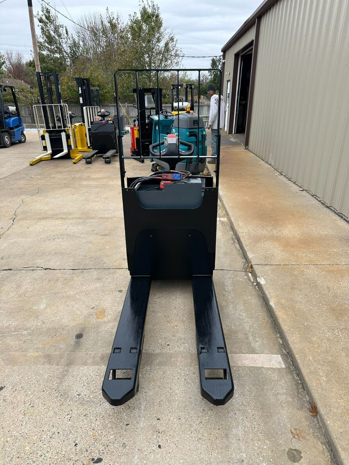 4766325