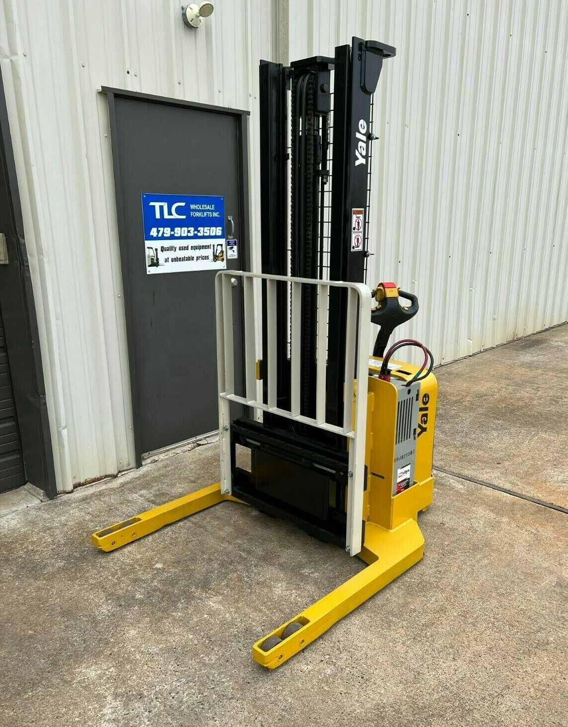 2010 Yale Walkie Stacker | 2533 hrs - 3800lb capacity