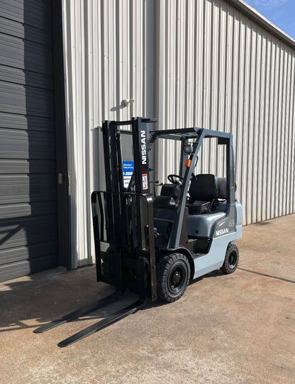 2010 Nissan Propane Forklift | 4042 hrs - 4000lb capacity