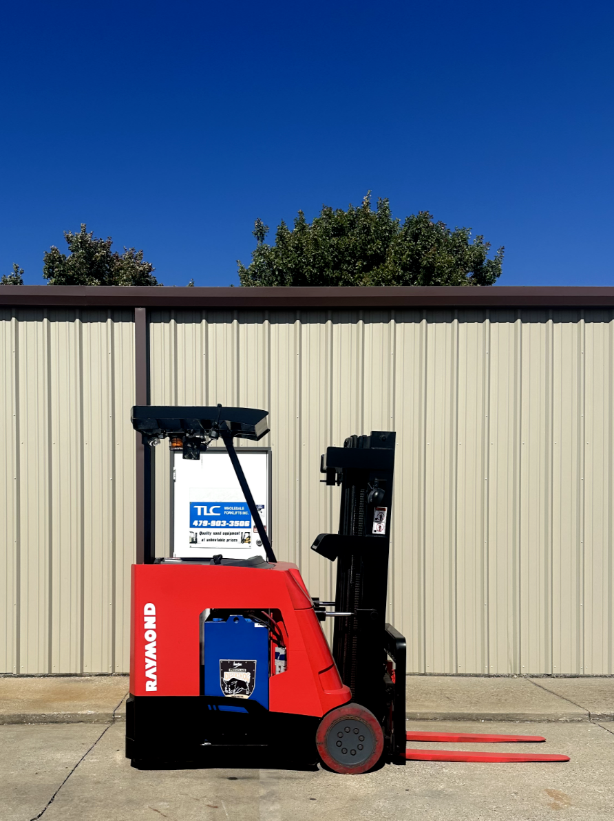 2014 Raymond 415-C30TT Forklift - Stand Up Electric Dock Stocker - 2,2 ...