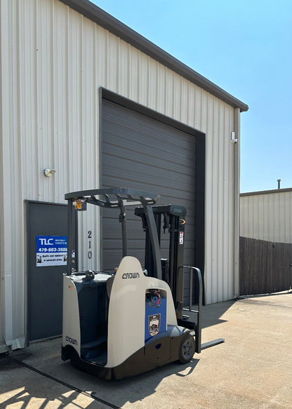 2014 Crown Forklift | 11,367 Hours - 3500lb capacity