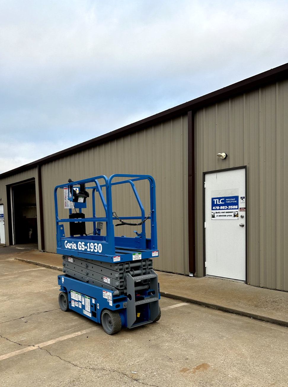 Genie Scissor Lift | Boom Lift - 26' Work Height - 1816 hrs