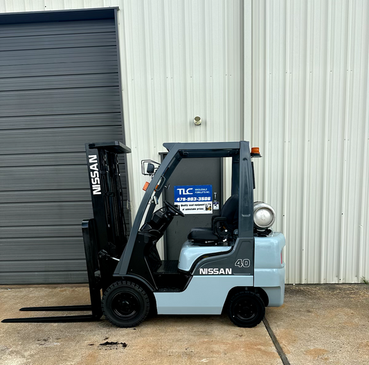 2013 Nissan Propane Forklift | 2880 hrs - 4000lb capacity