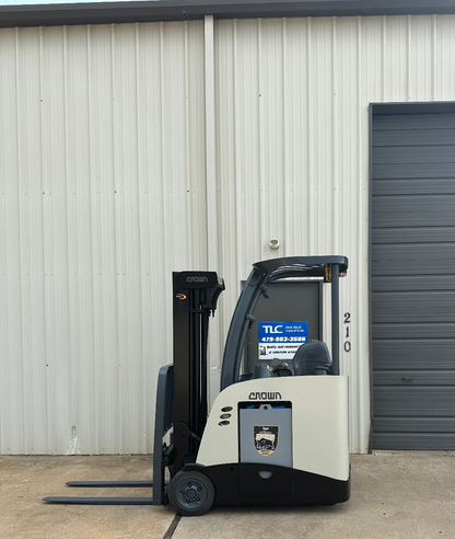 2014 Crown Forklift | 11,547 hrs - 3500lb capacity