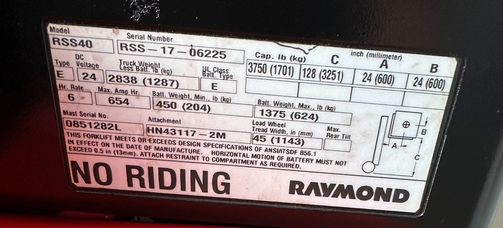 8905806
