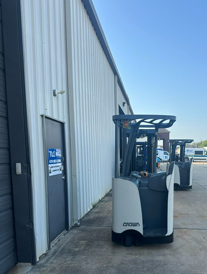 2010 Crown RC Forklift | 10,099 hrs - 3500lb capacity