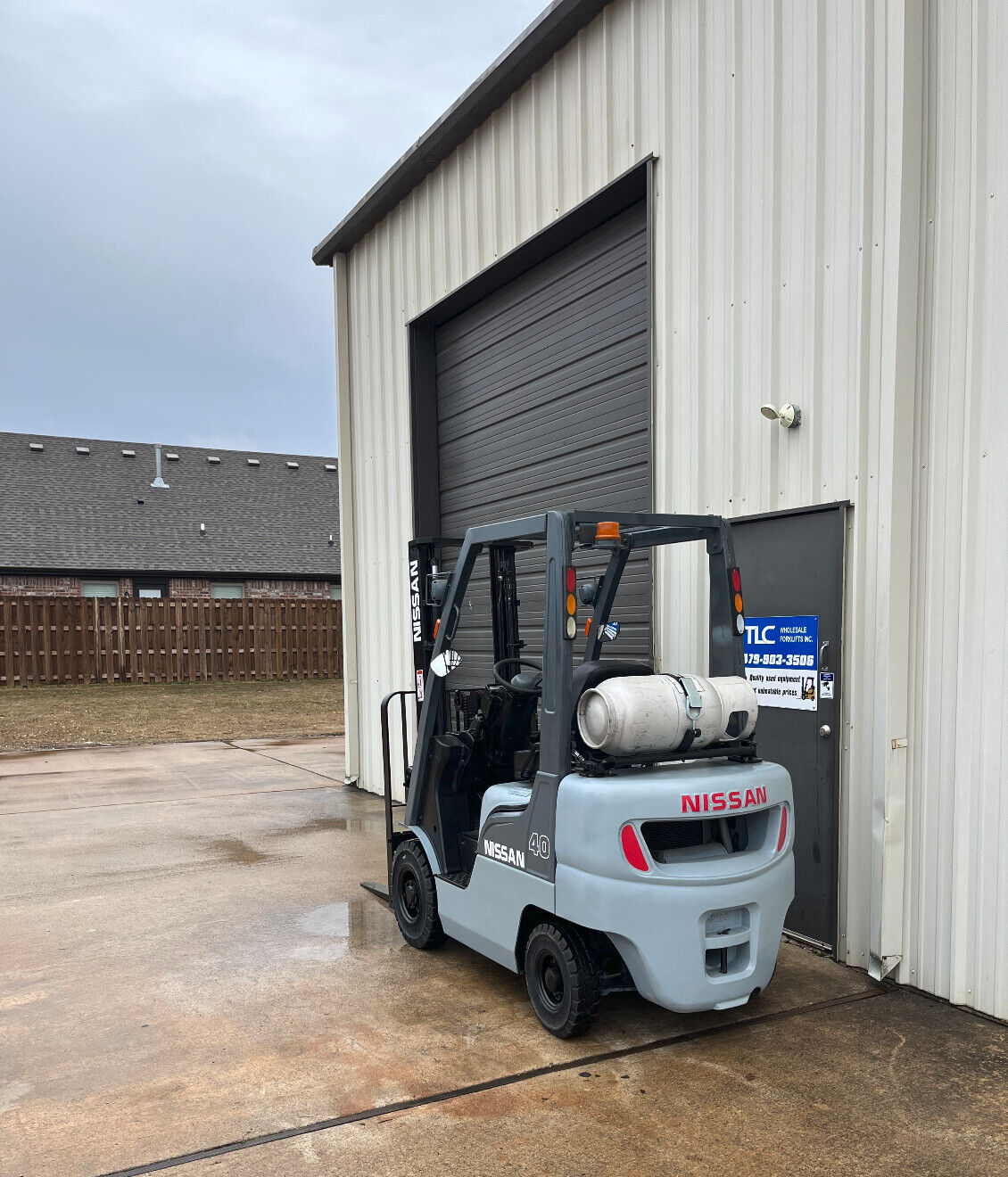 2009 Nissan Propane Forklift | 2317 hrs - 4000lb capacity