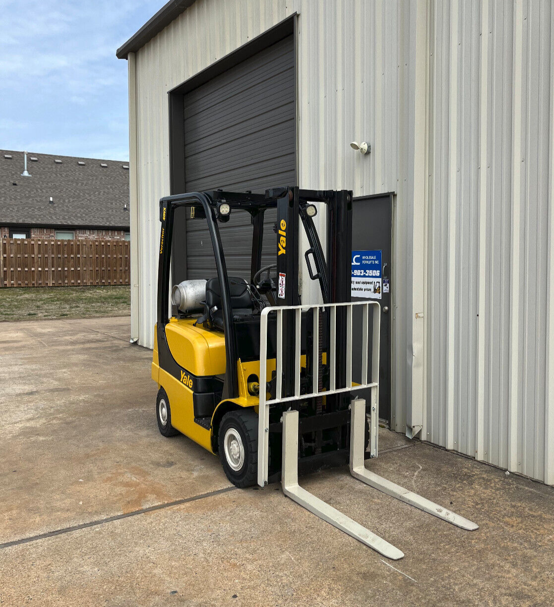 2014 Yale Propane Forklift | 851 hrs - 4000lb capacity