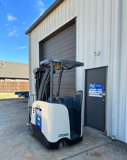 2015 Crown RC Forklift | 10,177 hrs - 3500lb capacity