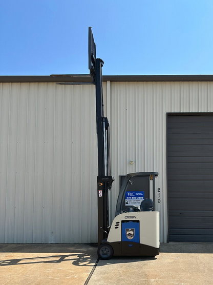 2014 Crown Forklift | 11,367 Hours - 3500lb capacity