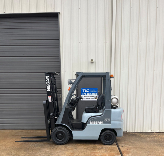 2009 Nissan Propane Forklift | 2317 hrs - 4000lb capacity