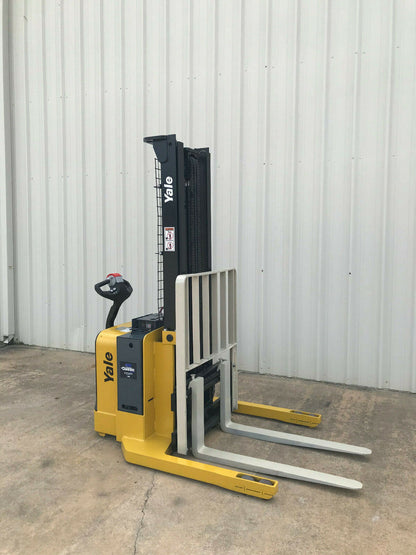 2012 Yale Walkie Stacker | 1422 hrs - 3800lb capacity