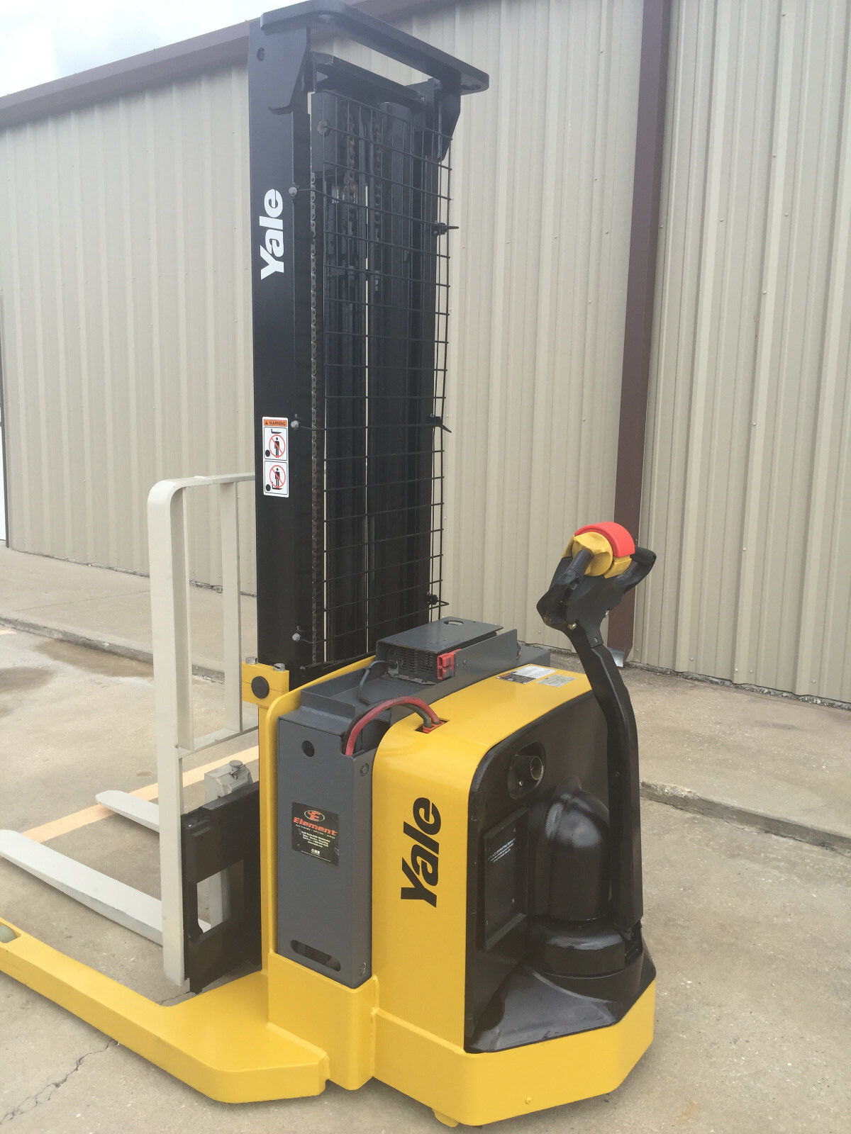 2012 Yale Walkie Stacker | 3924 hrs - 3800lb capacity