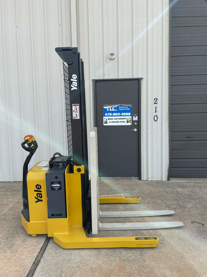 2014 Yale Walkie Stacker | 2131 hours - 3800lb capacity