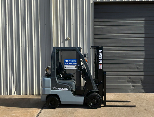 2013 Nissan Propane Forklift | 2392 hrs - 4000lb capacity