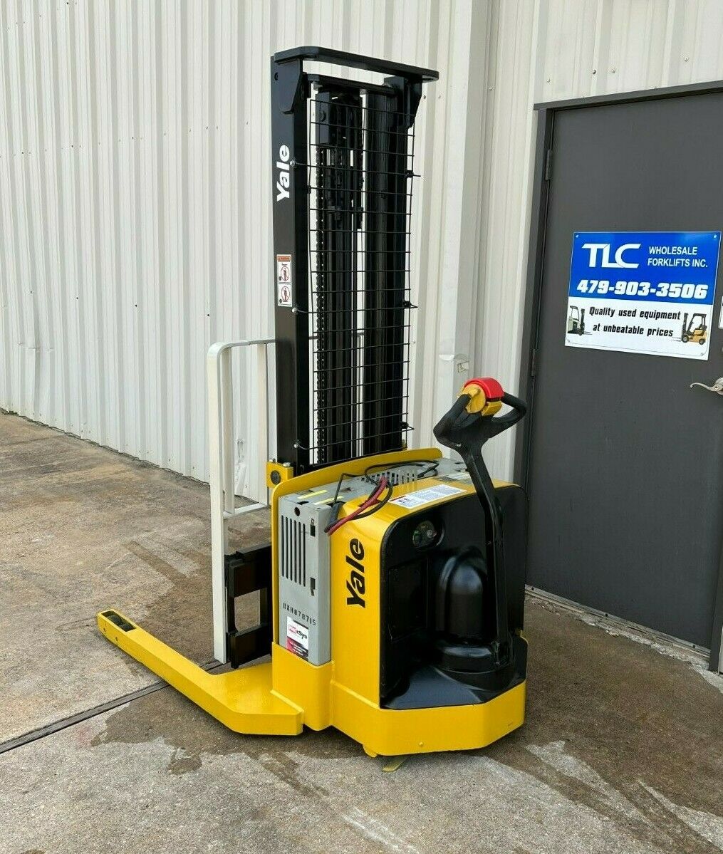 2010 Yale Walkie Stacker | 2361 hrs - 3800lb capacity