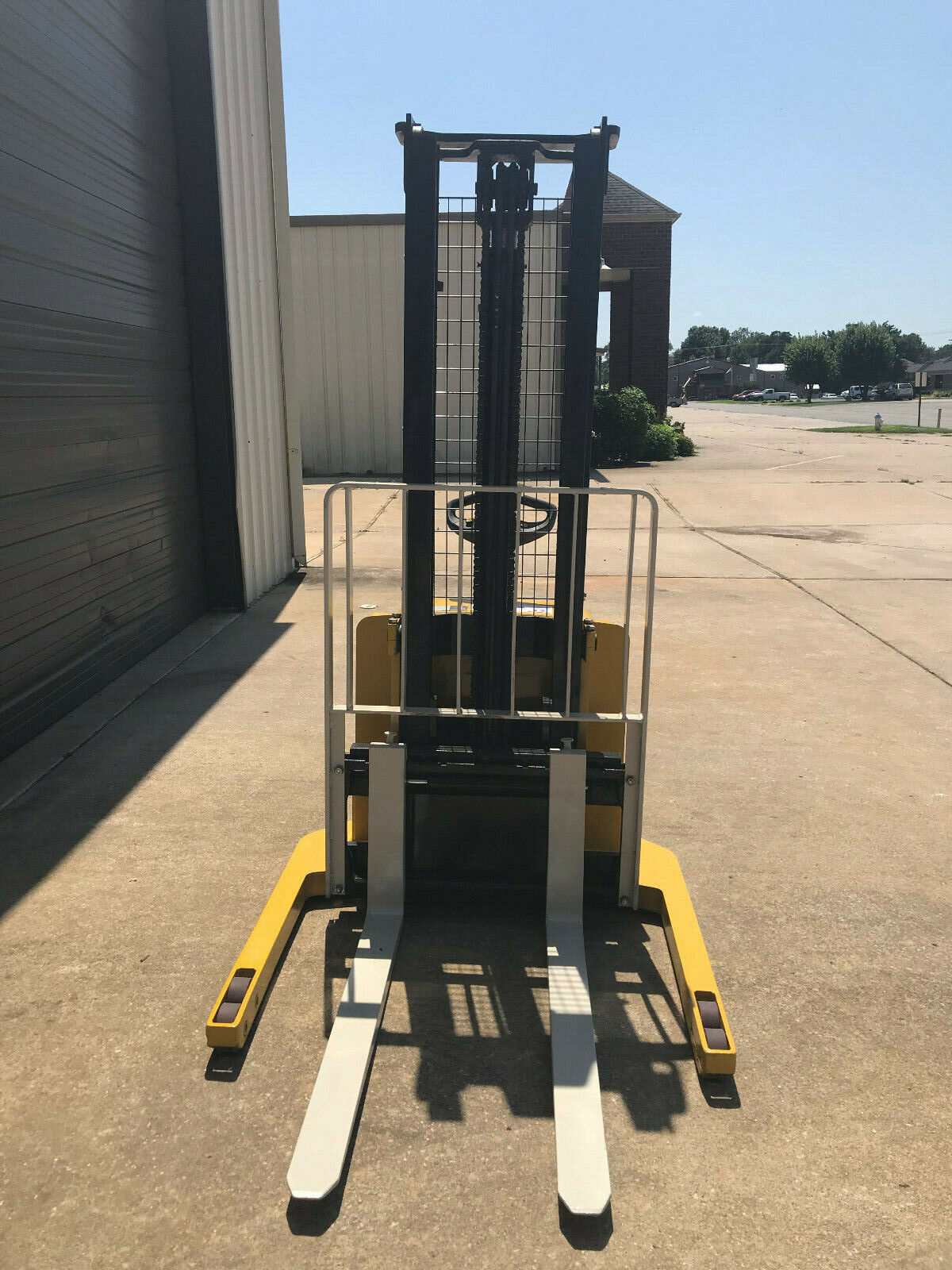 2009 Yale Walkie Stacker | 4459 hours - 3800lb capacity