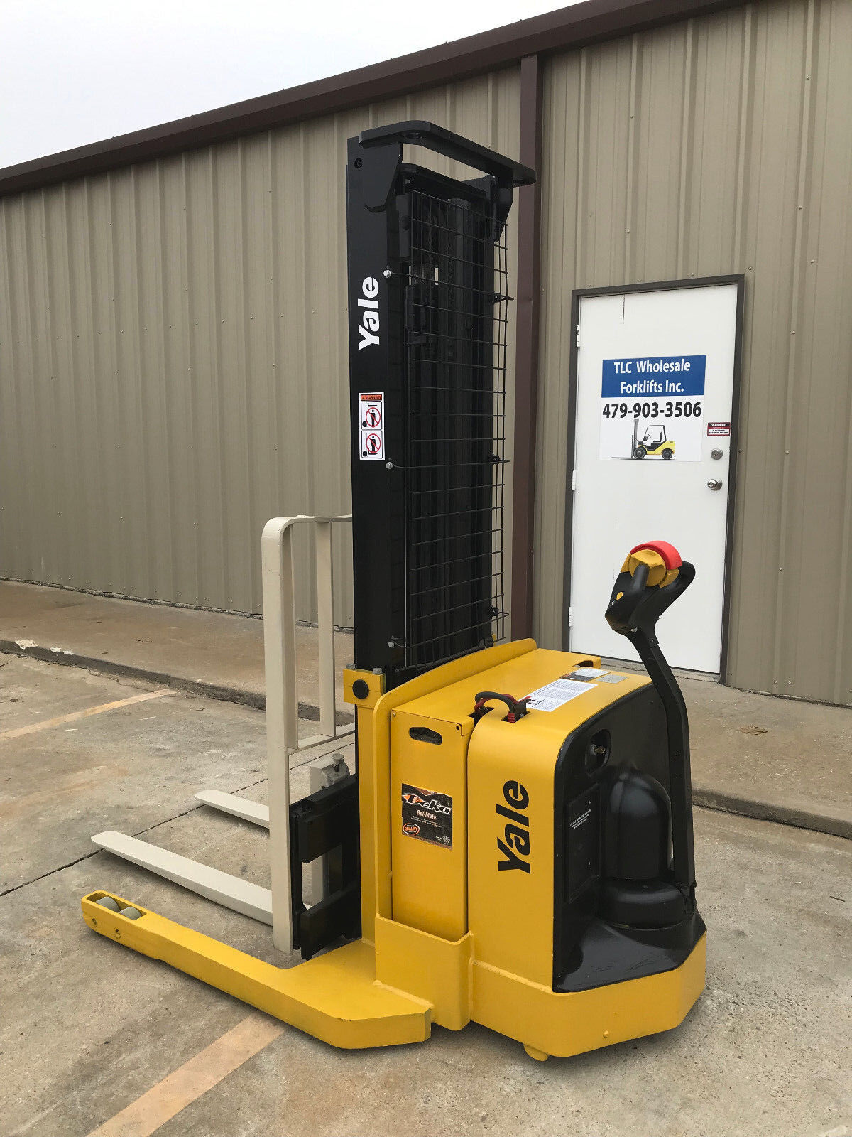 2009 Yale Walkie Stacker | 3432 hrs - 3800lb capacity