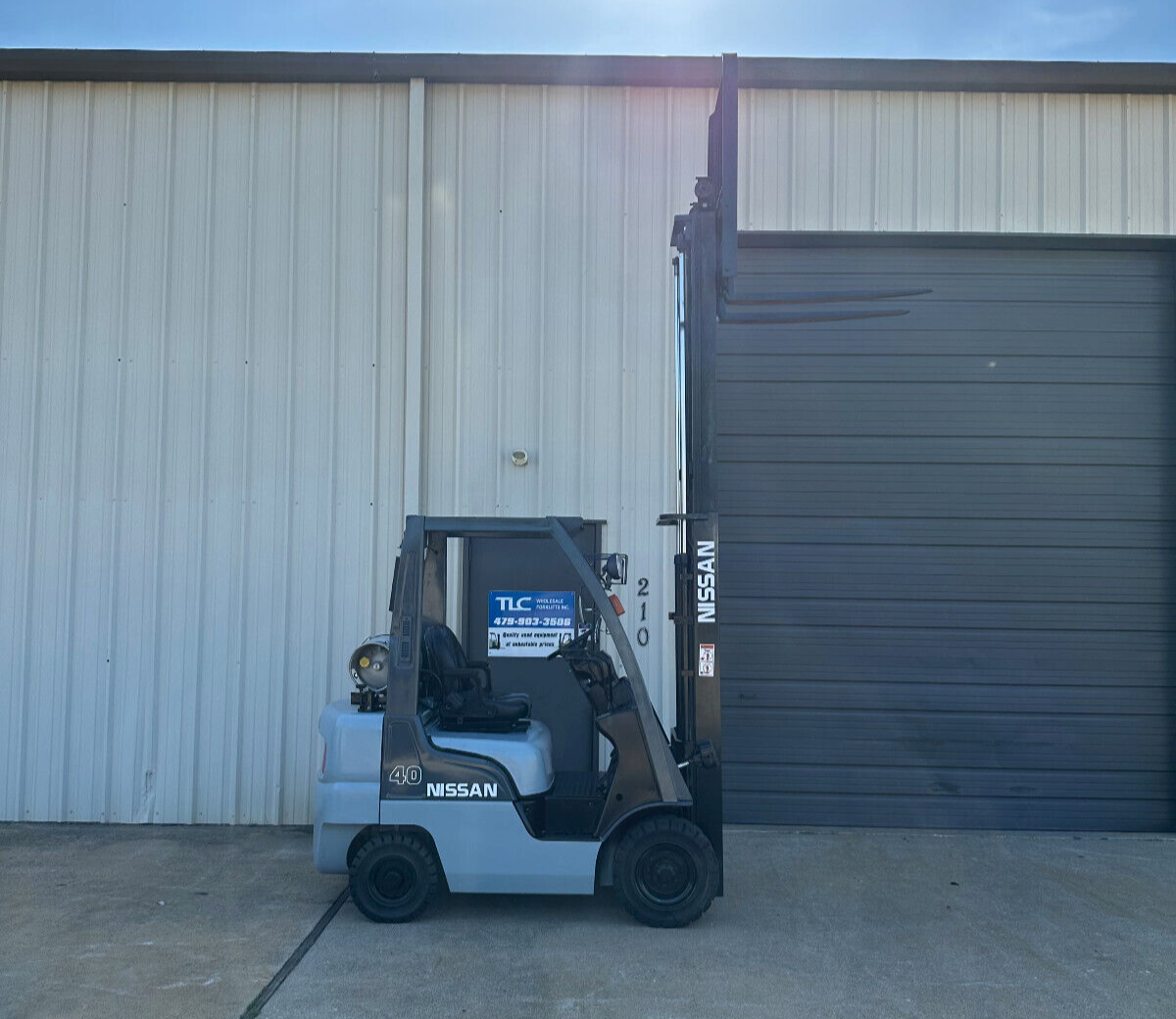 2005 Nissan Propane Forklift | 3158 hrs - 4000lb capacity