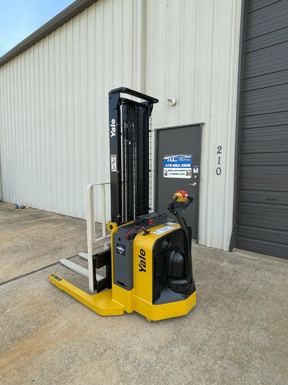 2014 Yale Walkie Stacker | 2131 hours - 3800lb capacity