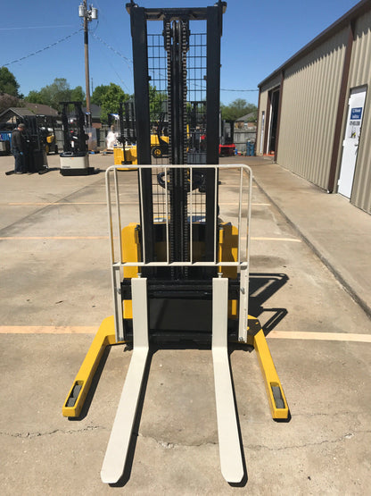 2012 Yale Walkie Stacker | 2557 hrs - 3800lb capacity