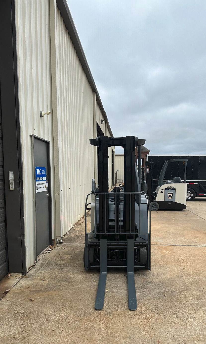 2017 Crown Forklift | 9294.9 Hours - 3500lb capacity