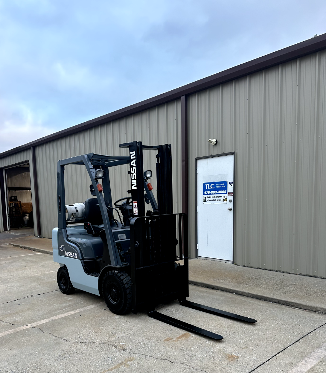 2013 Nissan Propane Forklift | 10,284 hrs - 4000lb capacity