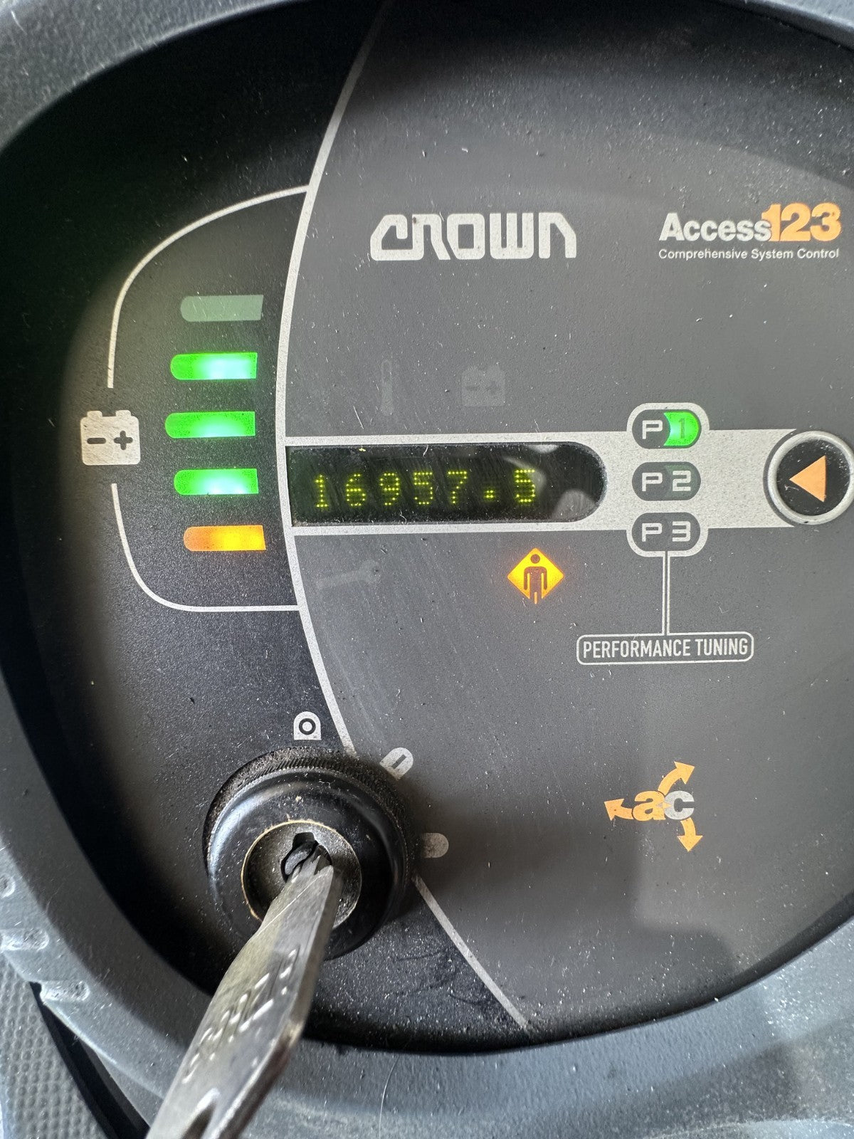 8944120