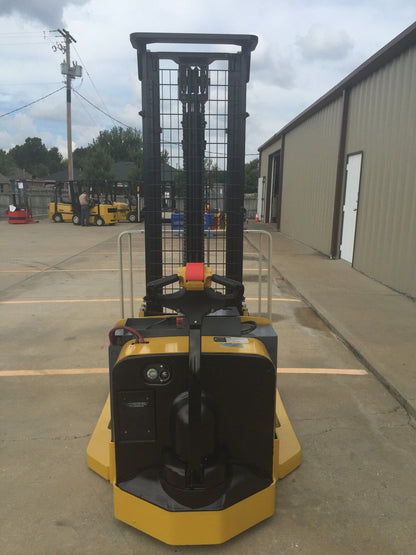 2012 Yale Walkie Stacker | 3924 hrs - 3800lb capacity