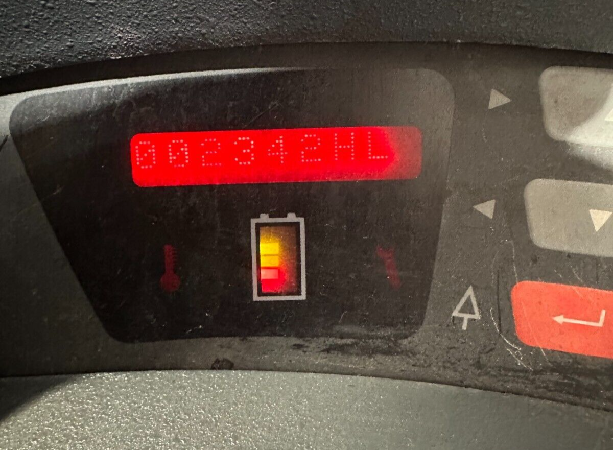 5628531