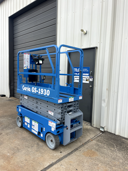 Genie Scissor Lift | Boom Lift - 26' Work Height - 1278 hrs