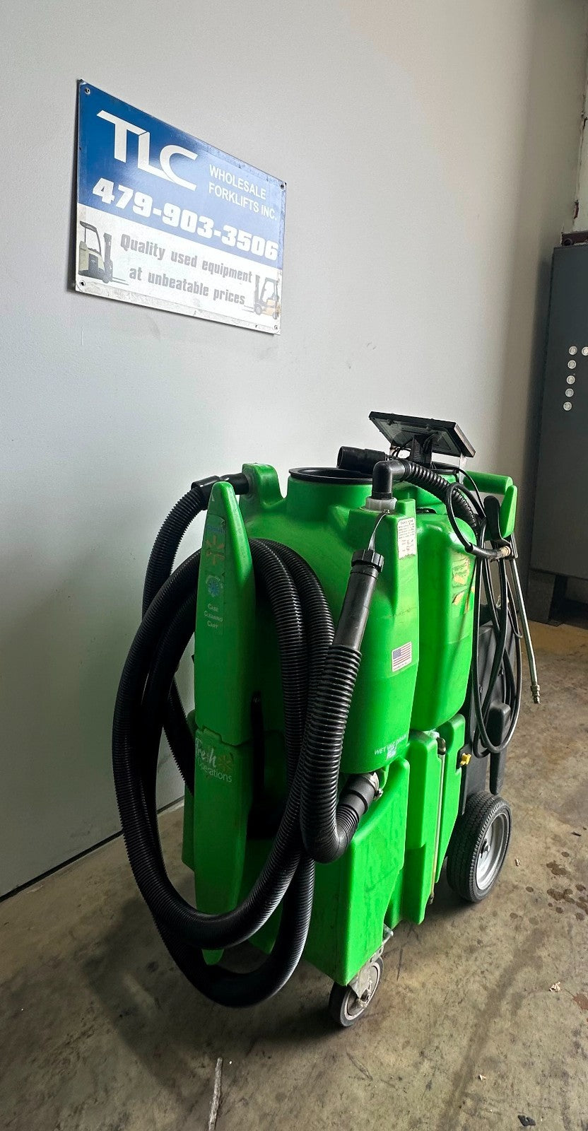 8933954