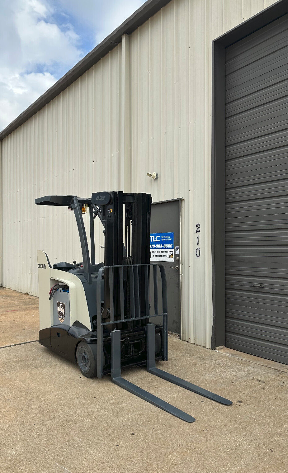 2014 Crown Forklift | 11,547 hrs - 3500lb capacity