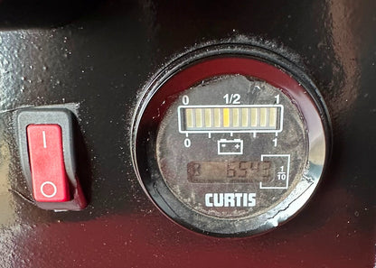 8905806