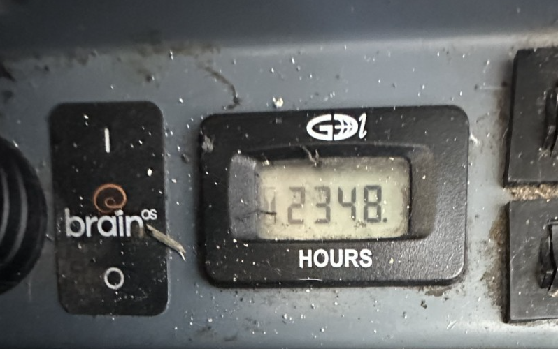 8960518