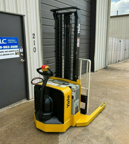 2014 Yale Walkie Stacker | 2282 hrs - 3800lb capacity