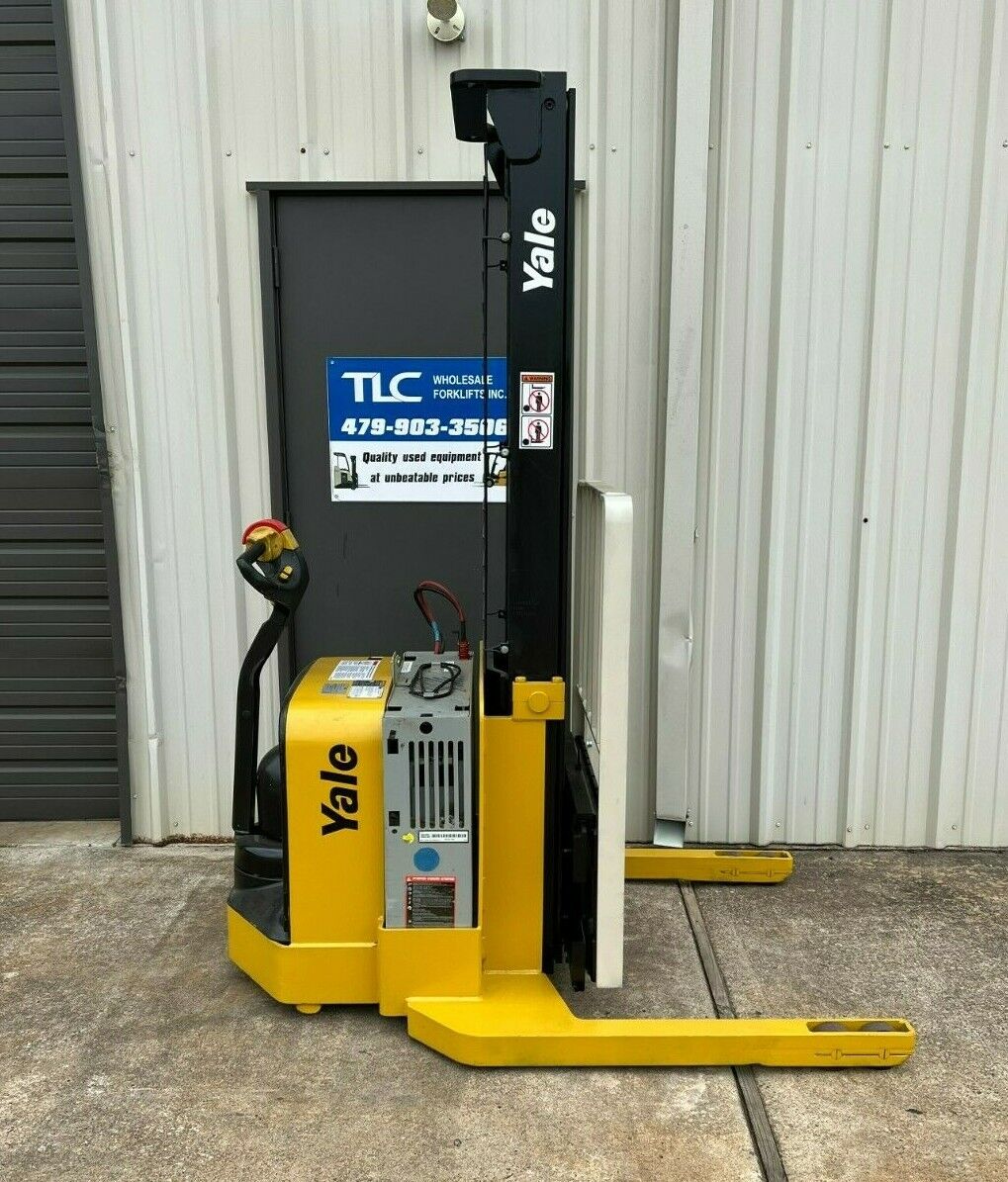 2010 Yale Walkie Stacker | 2533 hrs - 3800lb capacity