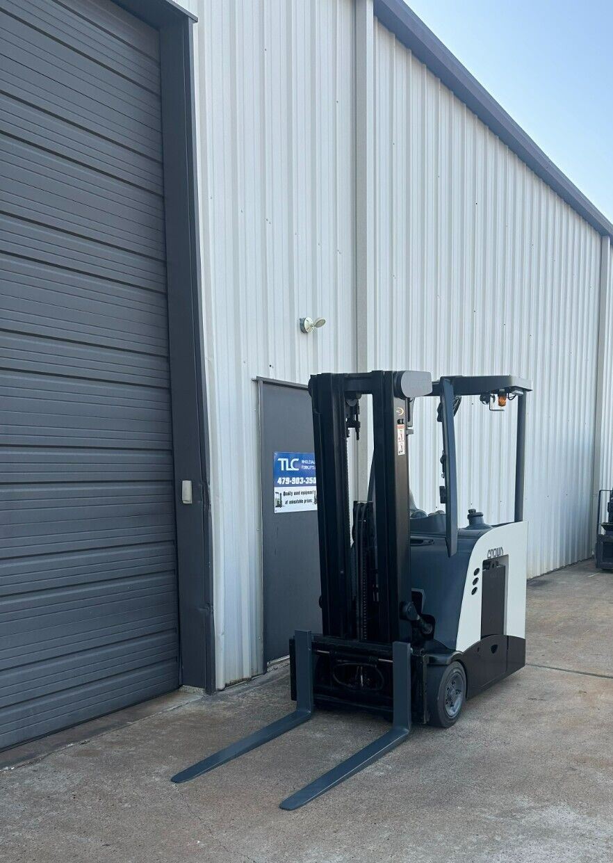 2014 Crown RC Forklift | 8,659 hrs - 3500lb capacity