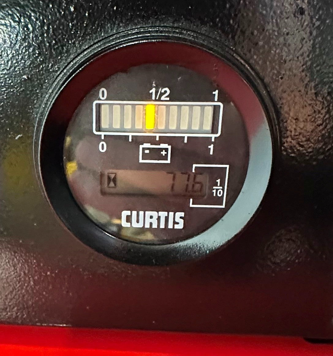 8905811