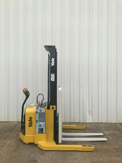 2009 Yale Walkie Stacker | 3649 hours - 3800lb capacity