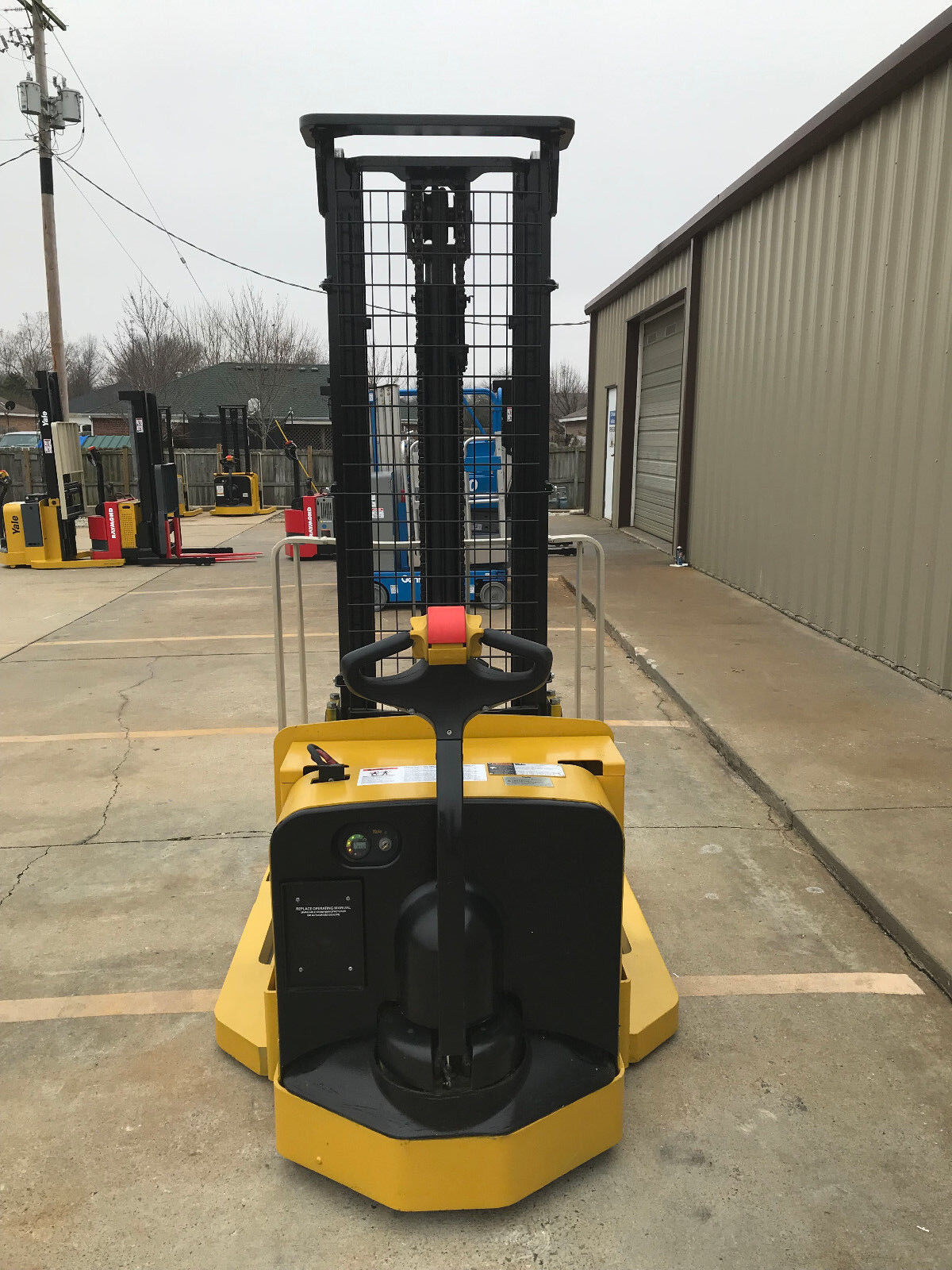 2009 Yale Walkie Stacker | 3432 hrs - 3800lb capacity