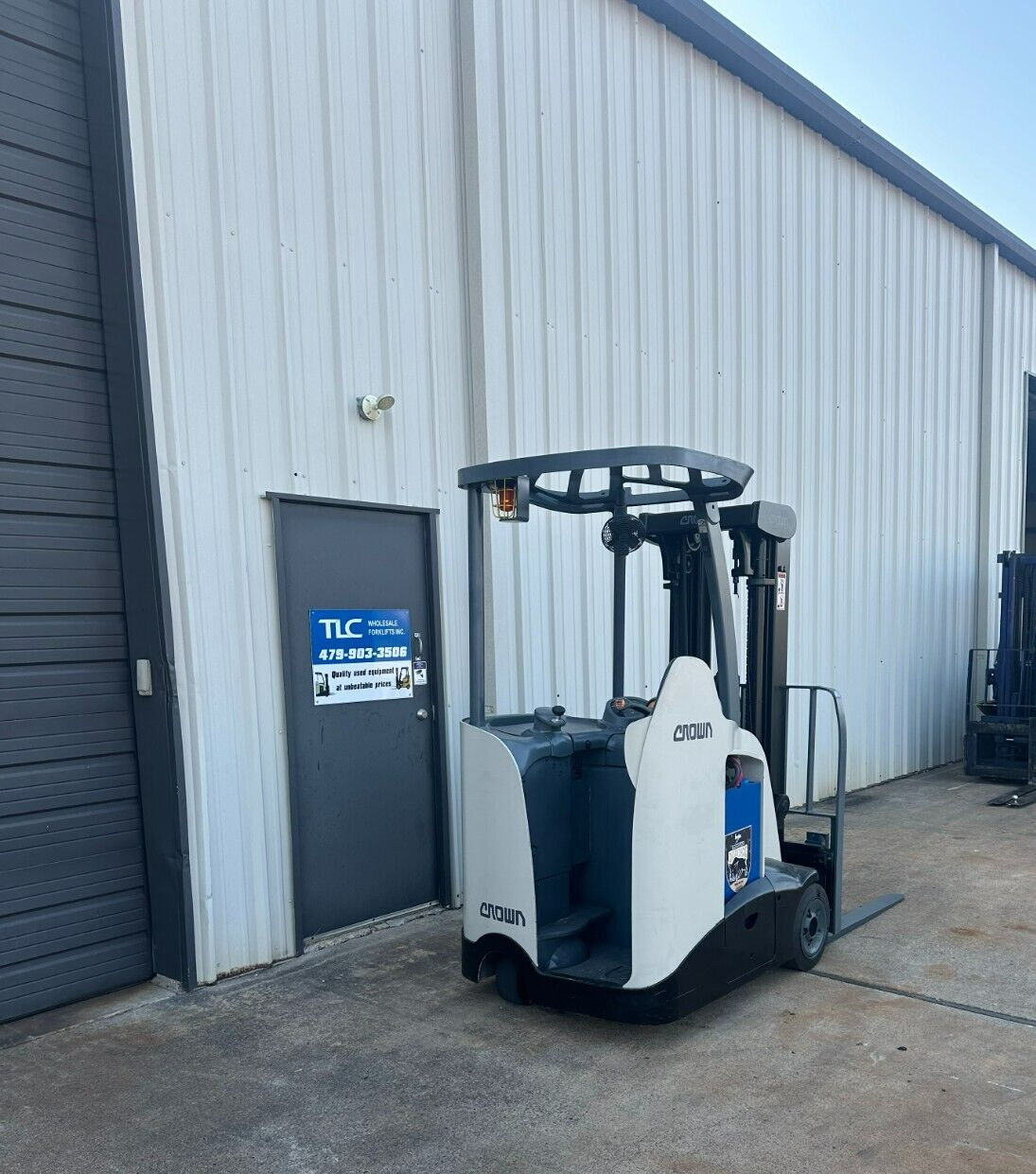 2010 Crown RC Forklift | 10,099 hrs - 3500lb capacity