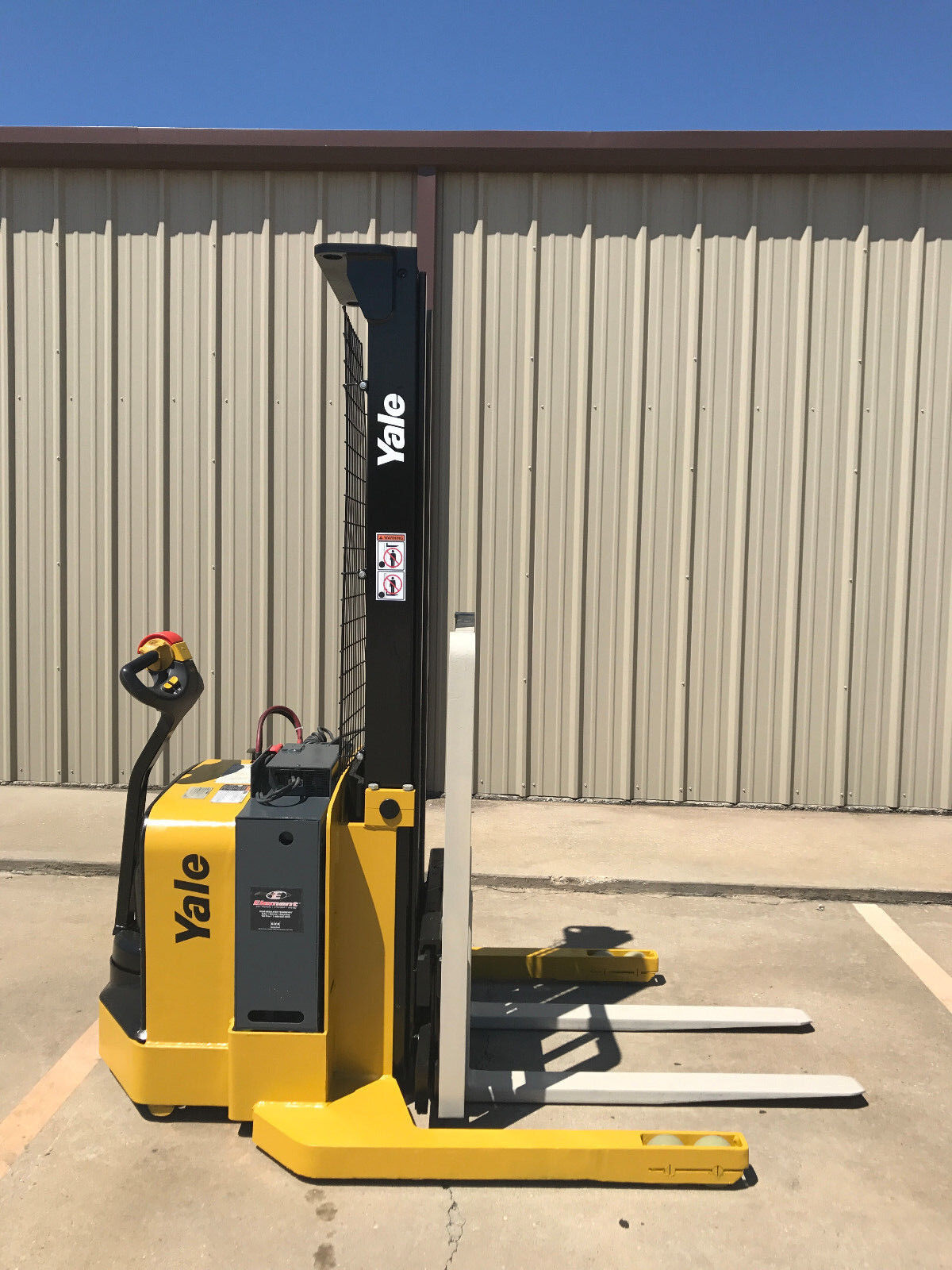 2008 Yale Walkie Stacker | 1081 hrs - 3800lb capacity