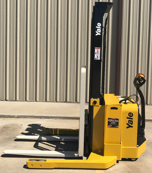 2012 Yale Walkie Stacker | 2557 hrs - 3800lb capacity