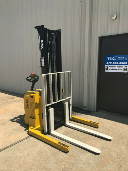 2009 Yale Walkie Stacker | 4459 hours - 3800lb capacity