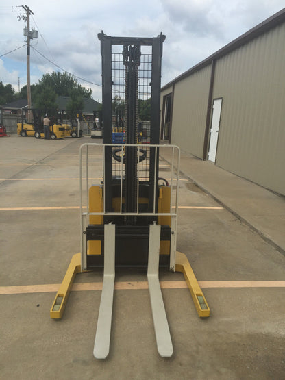 2012 Yale Walkie Stacker | 3924 hrs - 3800lb capacity