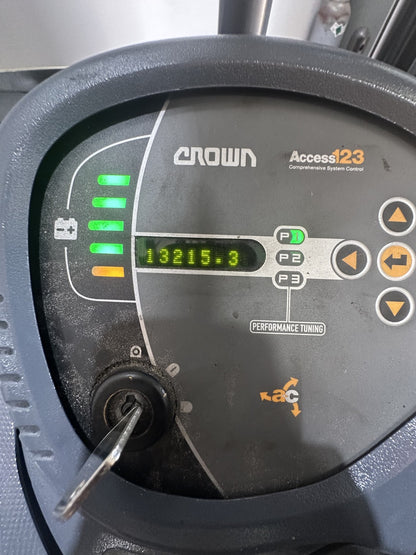 8944122