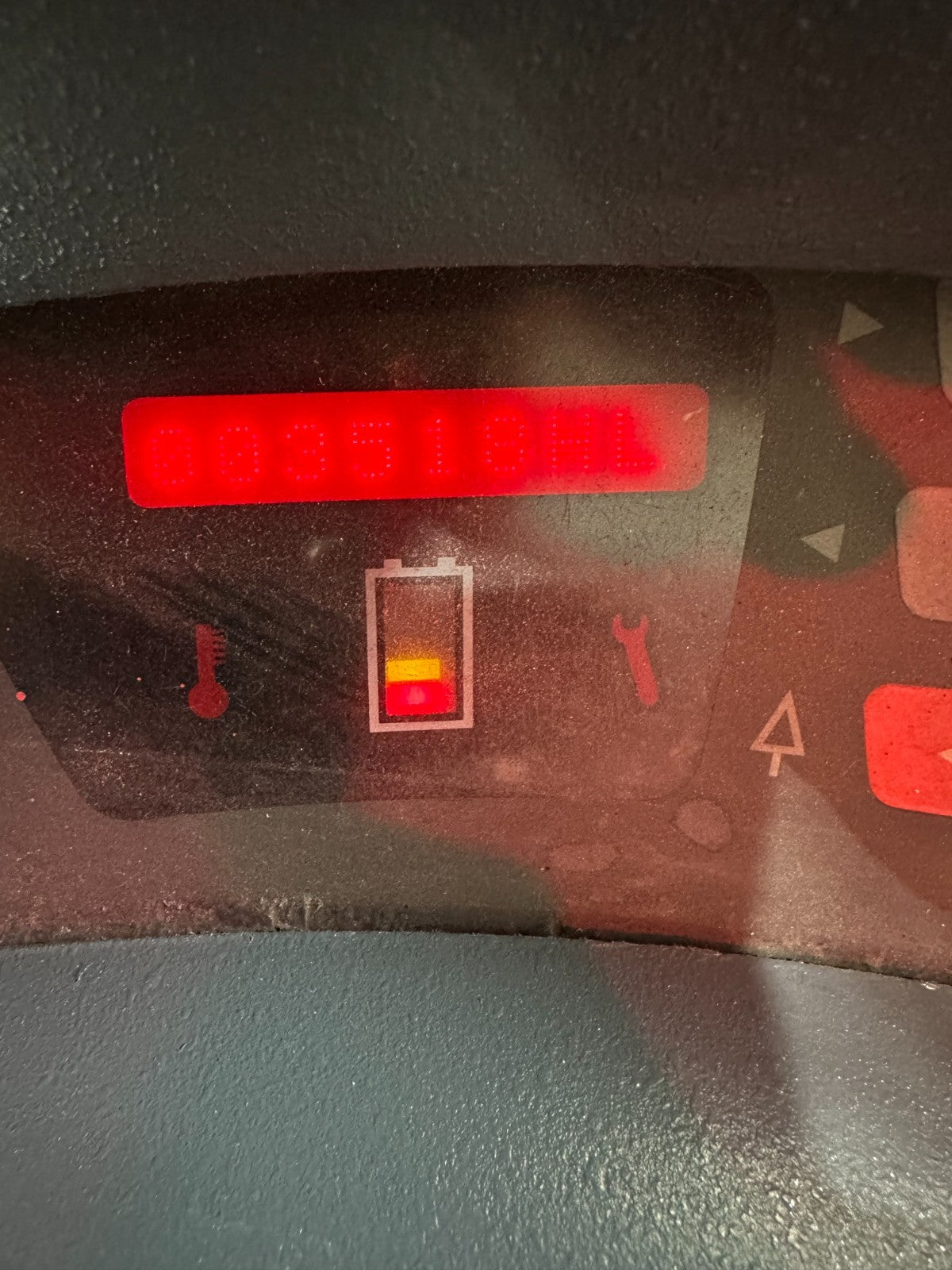 7973913