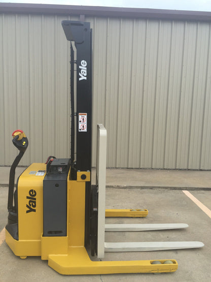 2012 Yale Walkie Stacker | 3924 hrs - 3800lb capacity